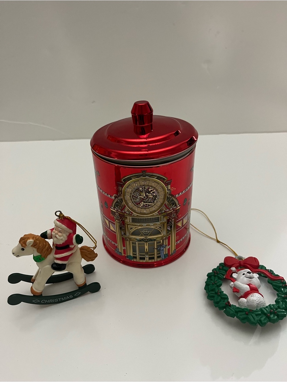 Glasshouse Fragrances Night Before Christmas Candle & 2 Ornaments Bundle